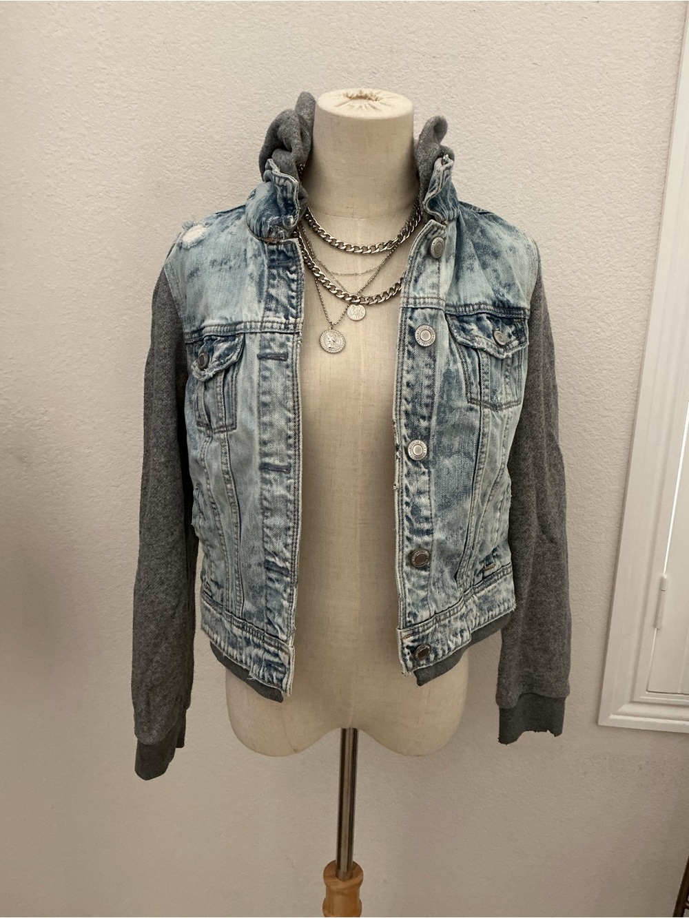 American Eagle Outfitters Two-Tone Denim Jacket with Gray Knit Sleeves - Picture 2 of 7